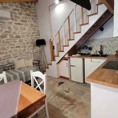 Holiday home Ermioni's